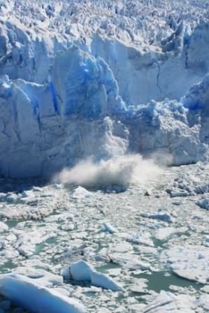 Der Gletscher 'kalbt'